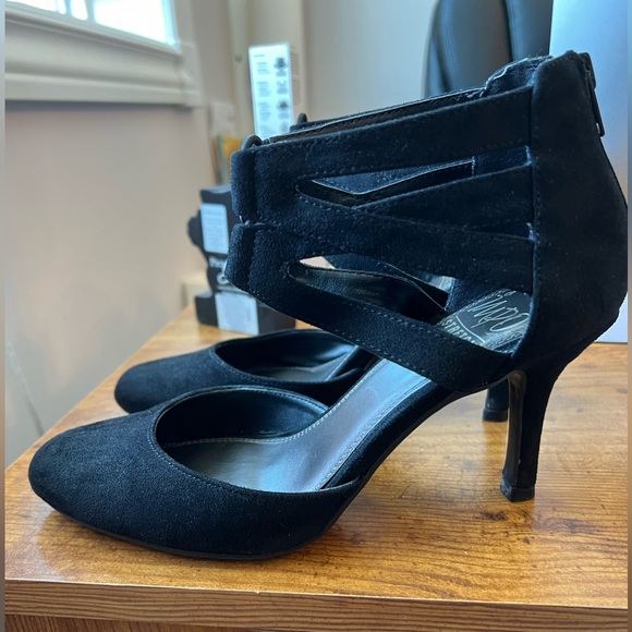 Faux suede pumps size 6.5 - Picture 1 of 4